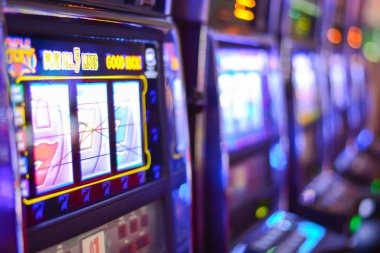 grand88 Live Roulette mobile table interface showing real dealer and betting controls
